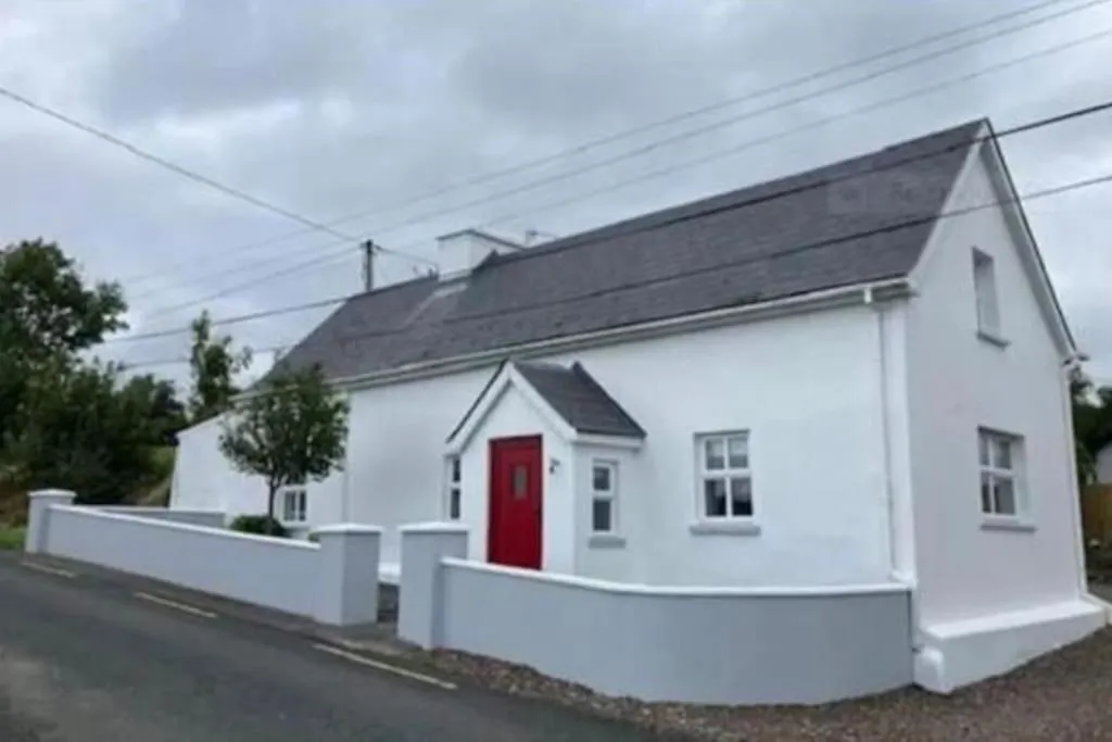 Charming 3-Bed Detached Cottage With Scenic Views Killarney